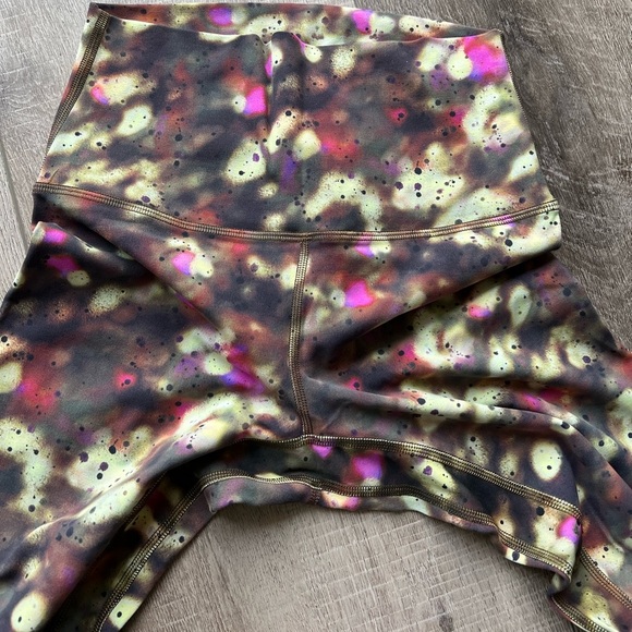 Lululemon Align High-Rise Pant 28" in Soft Focus Splatter Green Multi - Picture 6 of 9